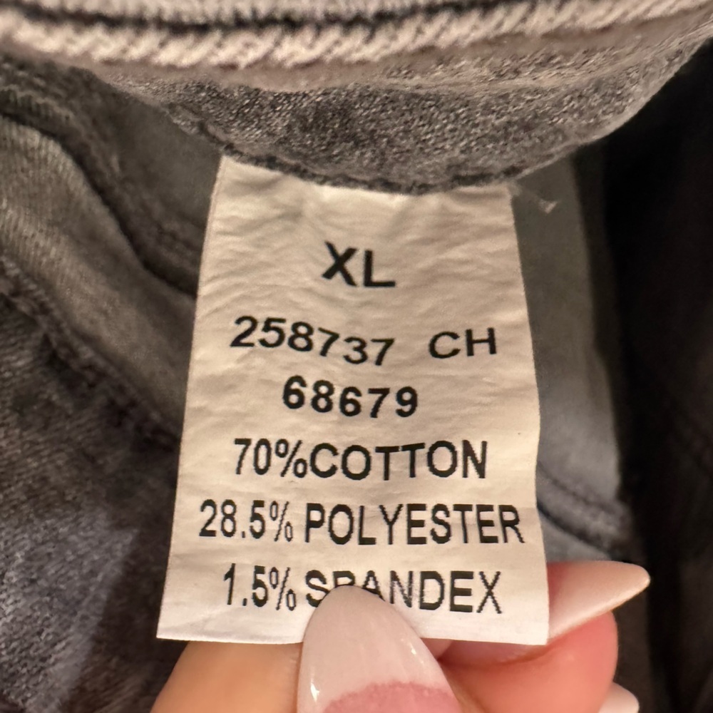 Stylish Gray Distressed Wide Leg Jeans - Picture 2 of 4